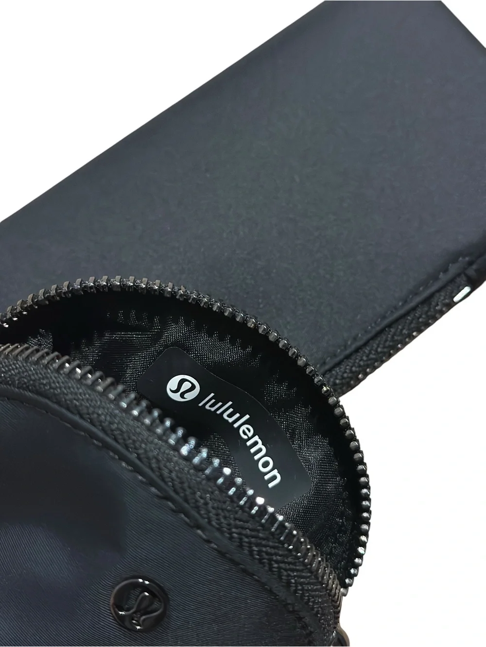NWOT Lululemon Athletica Black Wristlet Tech Pouch Set for Men